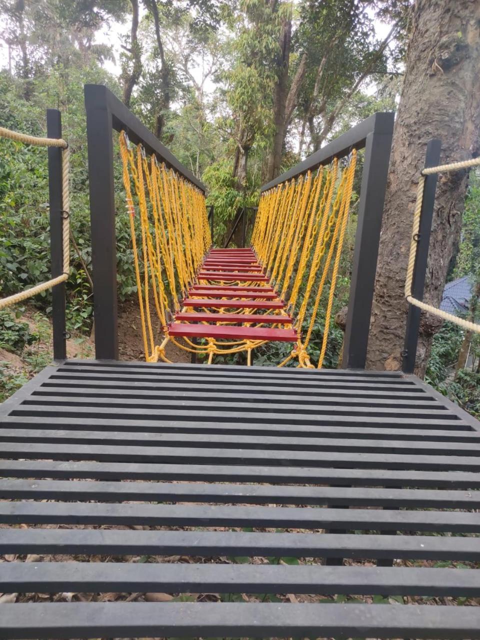 Misty Rain Estate Hotel Madikeri Kültér fotó